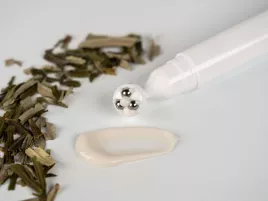 illumin'eye serum with seabuckthorn leaves